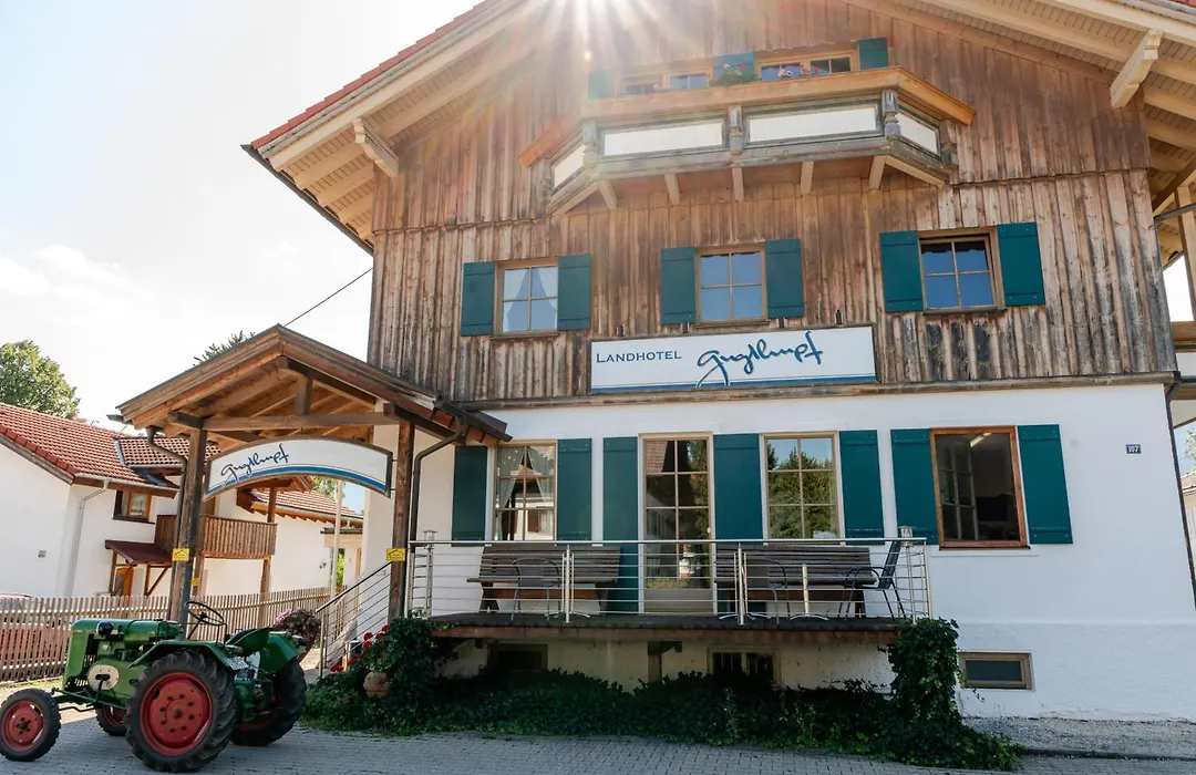 Landhotel Guglhupf-1